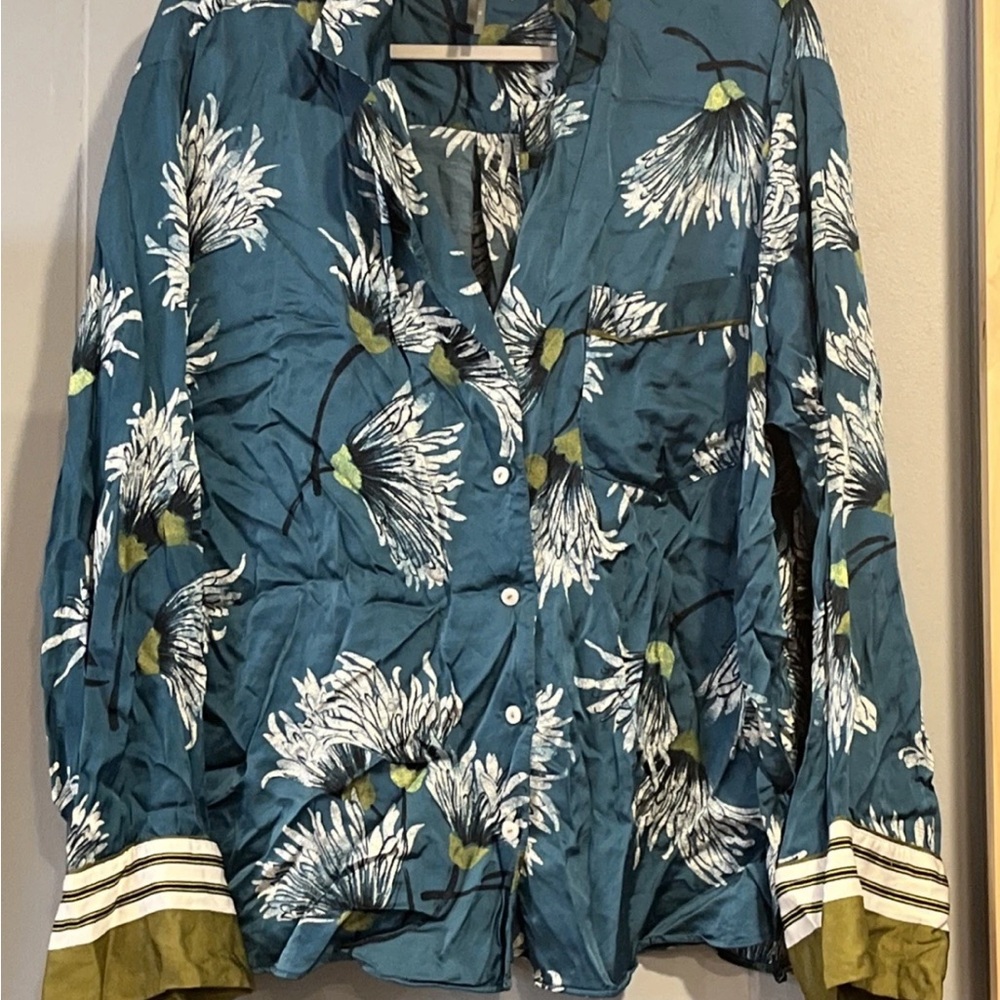 By Anthropologie XL Pajama top Green Silky Satin Long Sleeve Floral